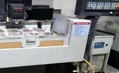 精雕機