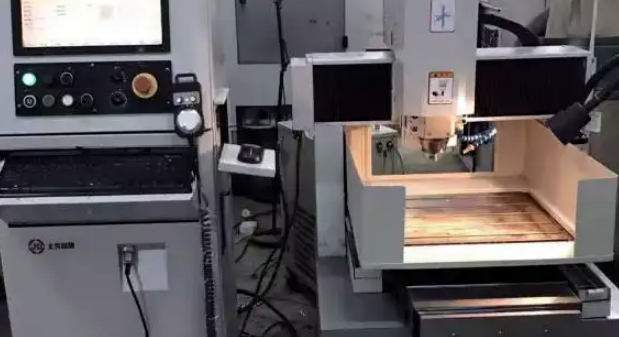 精雕機
